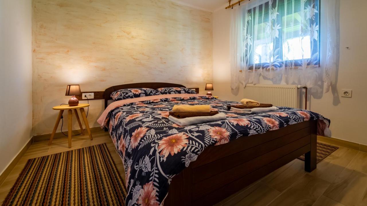 Holiday Home "Sleme" With Jacuzzi, Big Garden And Arbor With Fireplace Skrad Ngoại thất bức ảnh